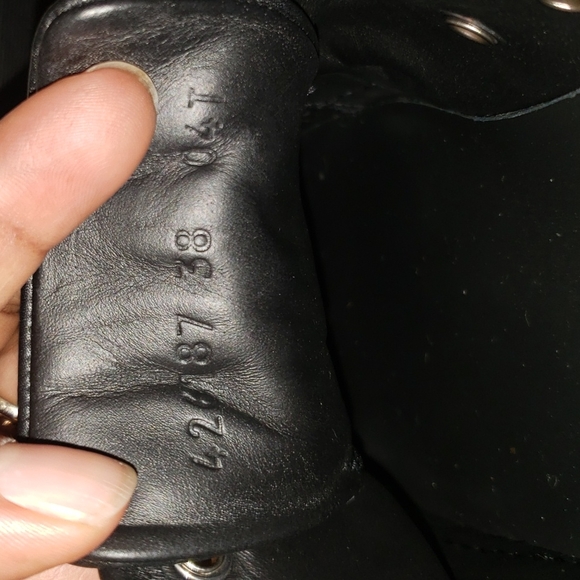 Gucci canvas sneakers. - Picture 9 of 10